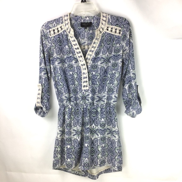 Romeo & Juliet Couture Sexy Paisley Print Romper - Picture 3 of 9